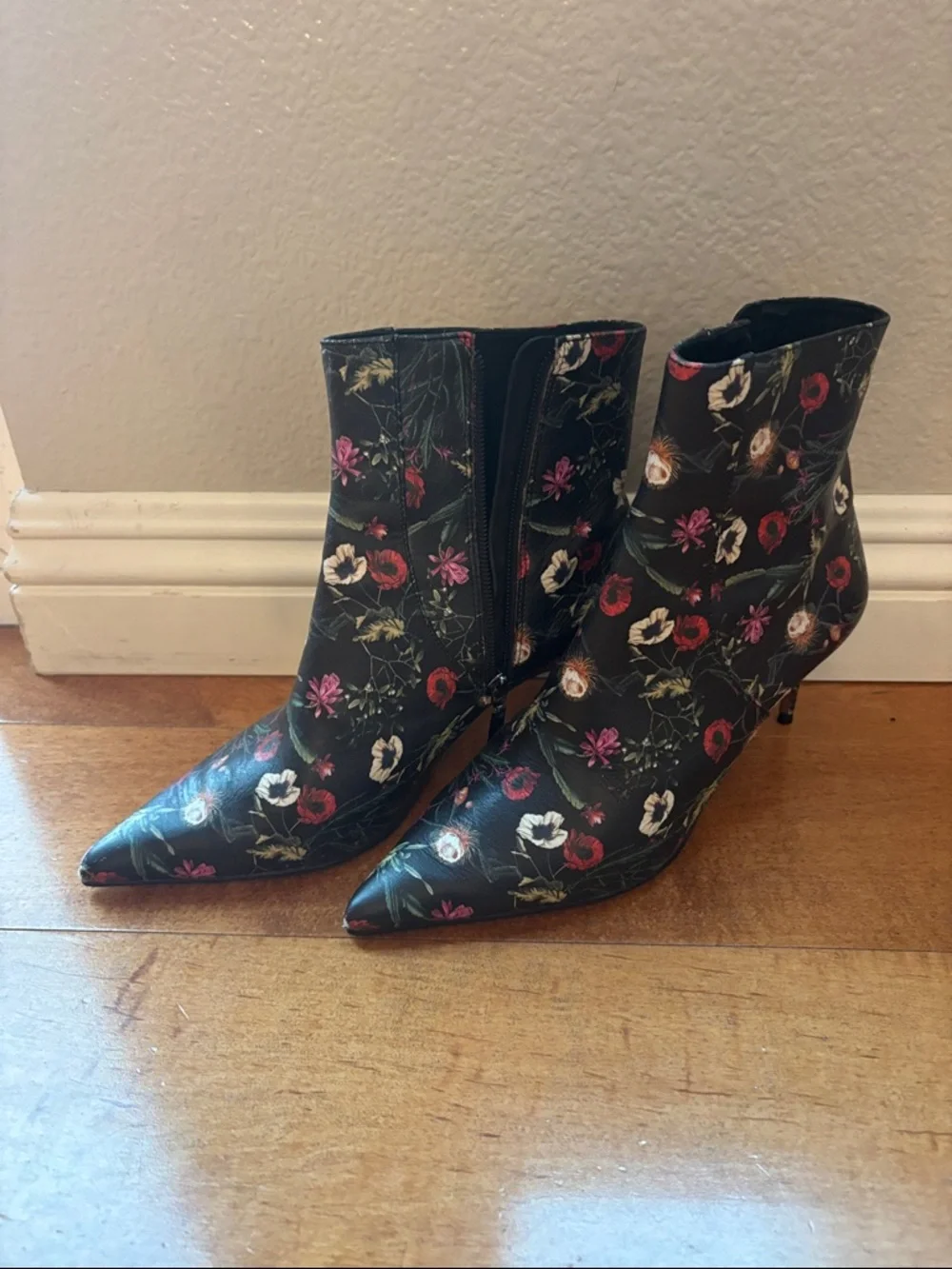 SCHUTZ Black Floral Pointed Toe Ankle Booties size 7.5